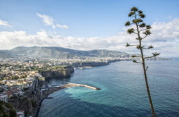 come arrivare a Sorrento da Napoli