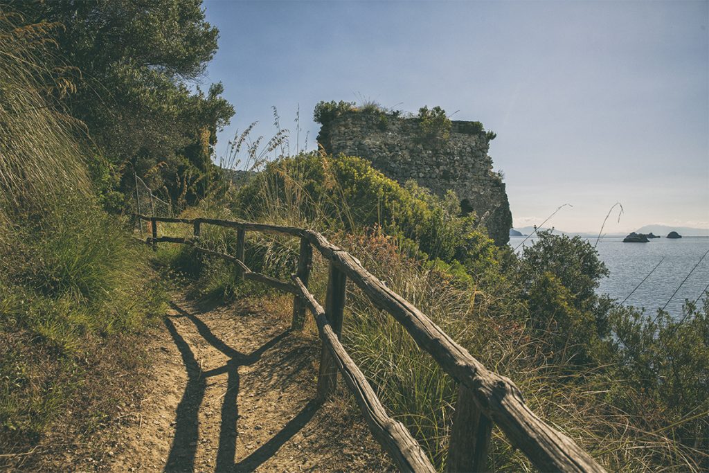 Torre Recommone e il sentiero - Massa Lubrense