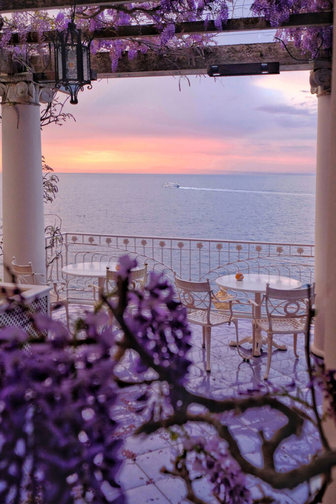 05- Calendario 2023 About Sorrento -maggio-Sorrento-di-Andrea-Maliyenko---Deep-Purple--