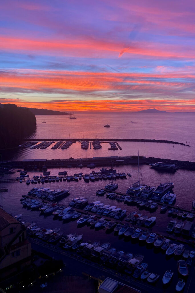 07- Calendario 2023 About Sorrento -luglio-Piano-di-Sorrento---Marianna-Sorrentino---Infinite-sfumature-dell_amore--