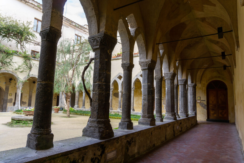 chiostro san francesco sorrento archi about sorrento gianna smurro 2023