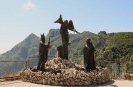 monte faito sant'antonino san catello statue sofia lo piano mypovsorrento 2024 about sorrento
