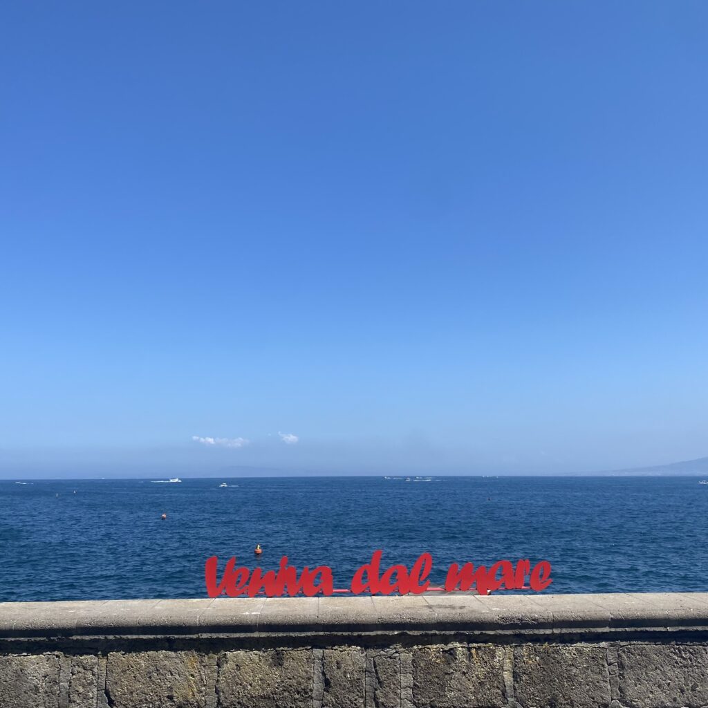 Campanian Folklore: Veniva dal mare